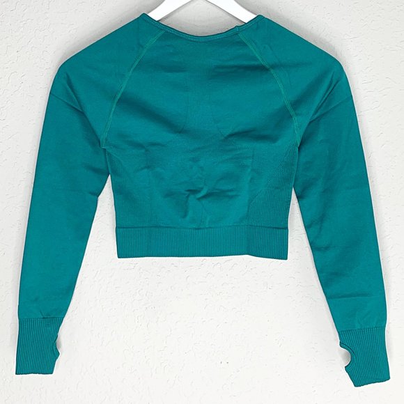 Seamless Long Sleeve Crop Top & High-Rise Legging Set in Blue - Picture 4 of 9